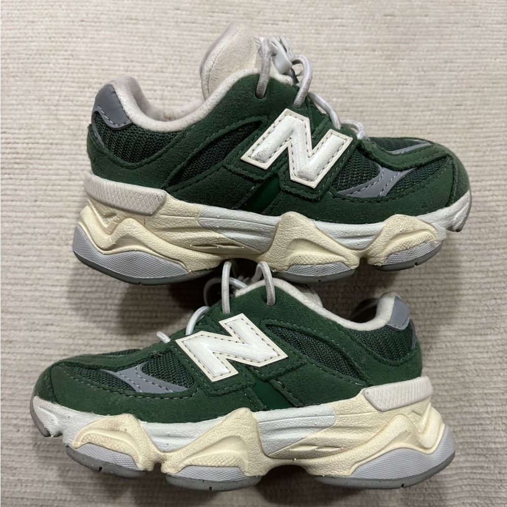 9060 New Balance Size 6c toddler